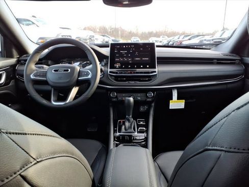 New 2026 Jeep Compass Latitude image 6