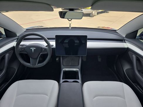 Used 2023 Tesla Model 3 Standard Range image 13