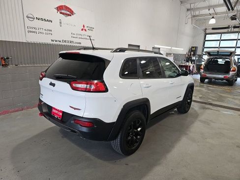 Used 2015 Jeep Cherokee Trailhawk w/ Leather Interior Group AWD/4WD image 4