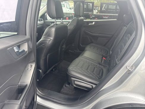 Used 2024 Ford Escape Platinum w/ Premium Technology Package AWD/4WD image 18
