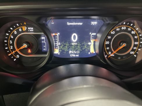 Used 2025 Jeep Gladiator Sport image 21