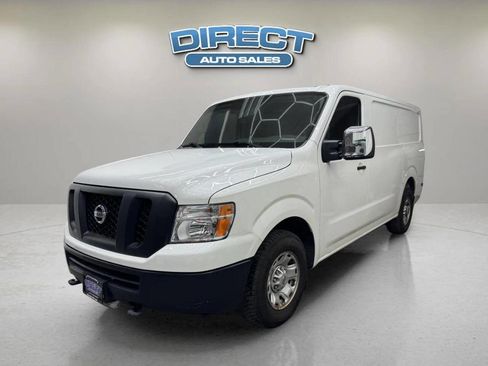 Used 2017 Nissan NV 3500 SV RWD image 3