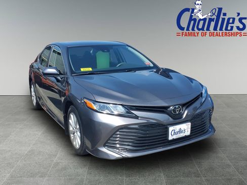 Used 2019 Toyota Camry LE FWD image 3