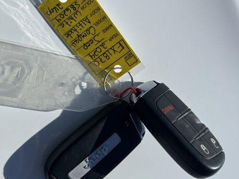 Used 2024 Jeep Compass Latitude w/ Convenience Group image 25