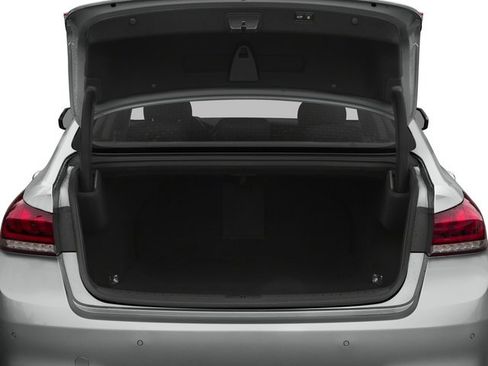 Used 2016 Hyundai Genesis 3.8 RWD image 15