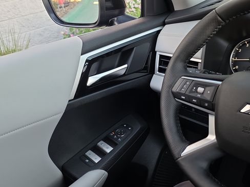 New 2026 Mitsubishi Outlander SE image 26