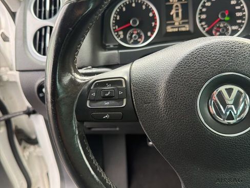 Used 2012 Volkswagen Tiguan SE image 31