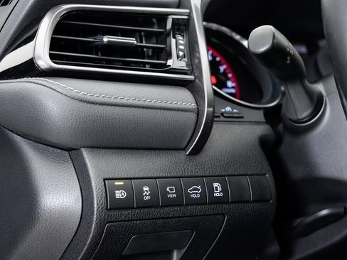 Used 2019 Toyota Camry XSE image 10