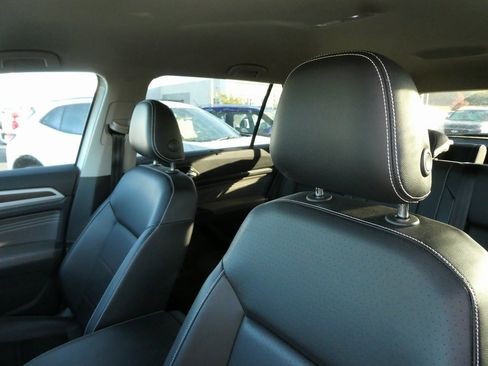 Used 2022 Volkswagen Atlas SE image 29