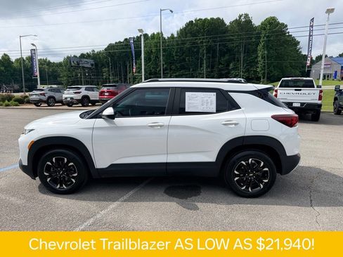 Used 2023 Chevrolet TrailBlazer LT FWD image 3