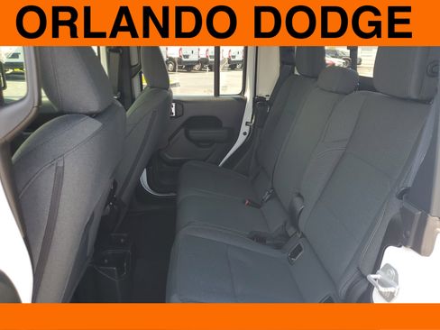 New 2025 Jeep Gladiator Sport image 7