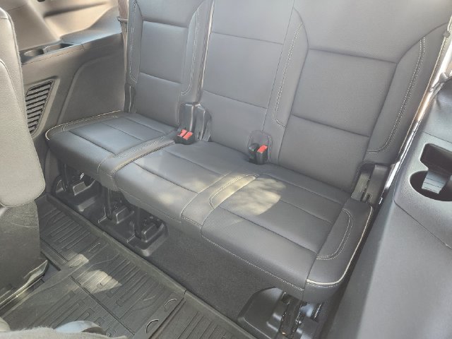 Used 2023 GMC Yukon SLT w/ SLT Premium Package AWD/4WD image 31