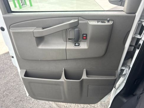 Used 2024 GMC Savana 2500 w/ Driver Convenience Package RWD image 27