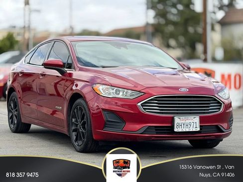 Used 2019 Ford Fusion SE FWD image 1