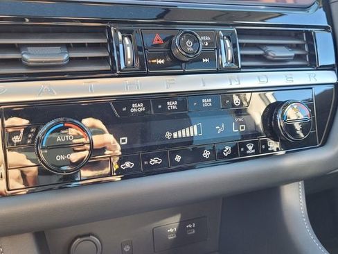 New 2026 Nissan Pathfinder SL image 16