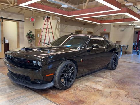 Used 2020 Dodge Challenger R/T Scat Pack w/ Dynamics Package image 7