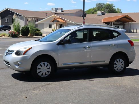 Used 2015 Nissan Rogue S w/ Convenience Package AWD/4WD image 10
