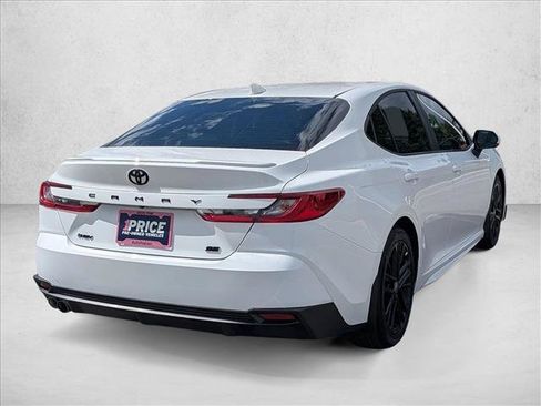 Used 2026 Toyota Camry SE FWD image 5