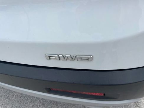 Used 2018 GMC Acadia SLE AWD/4WD image 12