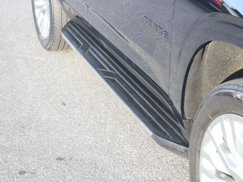 Used 2023 Chevrolet Tahoe Premier image 10