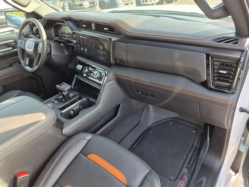 Used 2026 GMC Sierra 1500 AT4 w/ AT4 Premium Package AWD/4WD image 36