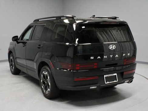 Used 2025 Hyundai Santa Fe SEL FWD image 8