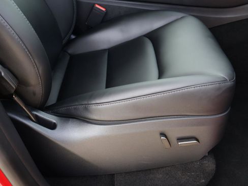 Used 2024 Tesla Model Y Long Range image 18