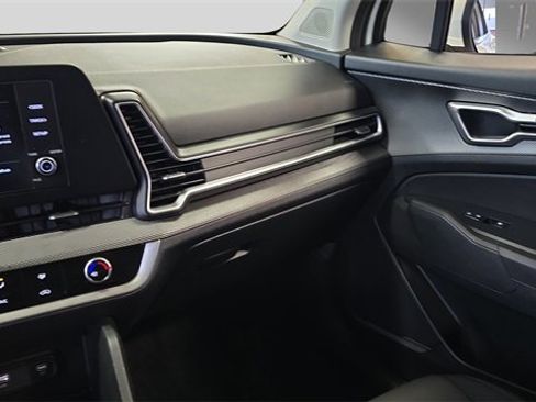 Used 2023 Kia Sportage LX image 24