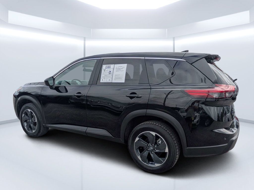 Used 2025 Nissan Rogue SV AWD/4WD image 6