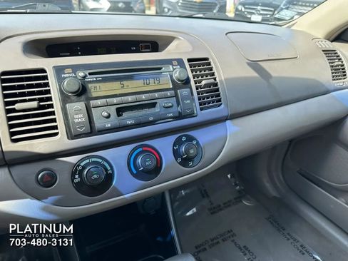 Used 2004 Toyota Camry LE image 11