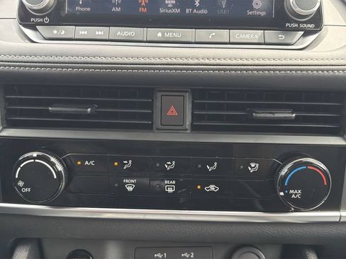 Used 2025 Nissan Rogue S AWD/4WD image 18