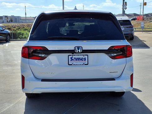 New 2026 Honda Odyssey Touring image 6