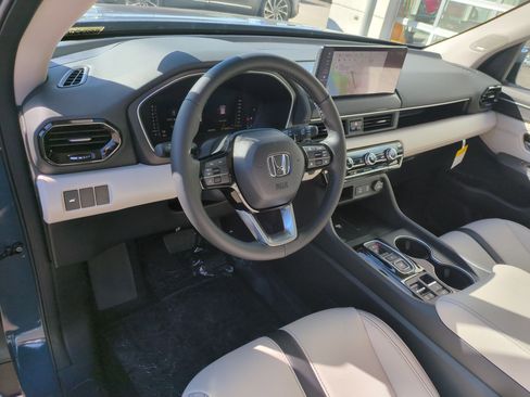 New 2026 Honda Pilot Touring image 11