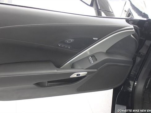 Used 2016 Chevrolet Corvette Stingray Convertible w/ 2LT Preferred Equipment Group image 33