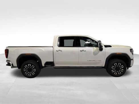 Used 2025 GMC Sierra 2500 Denali Ultimate w/ Max Trailering Package AWD/4WD image 8
