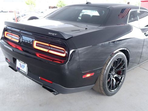 Used 2016 Dodge Challenger SRT Hellcat RWD image 7