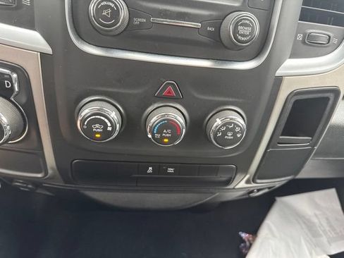 Used 2019 RAM 1500 Classic SLT RWD image 18
