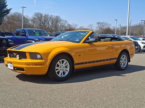 Used 2007 Ford Mustang Deluxe image 4