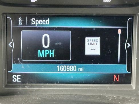 Used 2018 Buick Enclave Essence image 16