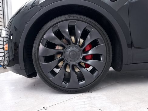 Used 2022 Tesla Model Y Performance AWD/4WD image 15