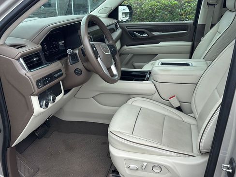 Used 2024 GMC Yukon Denali RWD image 13