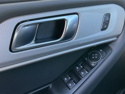 Used 2025 Ford Explorer Active image 13