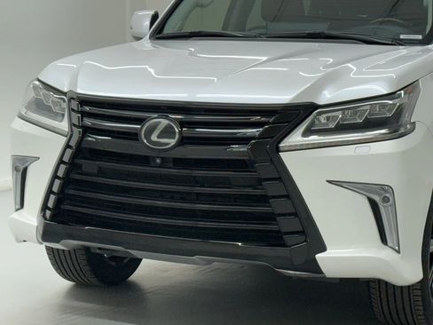 Used 2020 Lexus LX 570 4WD w/ 3rd Row & Luxury Pkg image 47