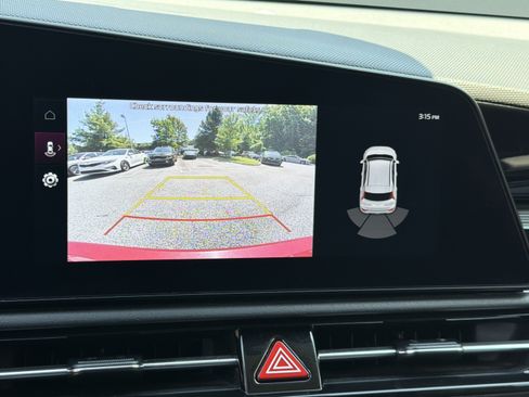 Certified 2024 Kia Niro Wind FWD image 10