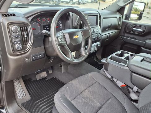 Used 2022 Chevrolet Silverado 2500 Custom w/ Custom Value Package image 22