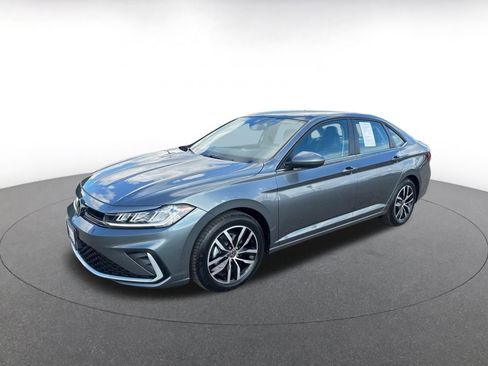 Used 2025 Volkswagen Jetta SE image 7