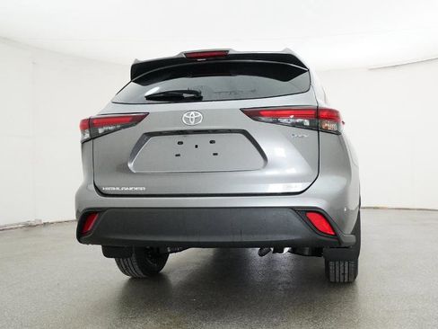 New 2026 Toyota Highlander XLE image 39