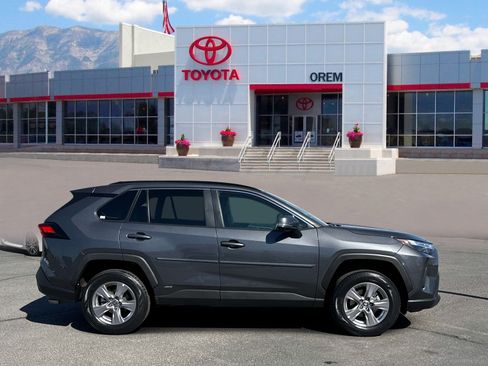 Used 2024 Toyota RAV4 LE AWD/4WD image 3