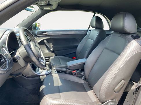 Used 2019 Volkswagen Beetle 2.0T SE FWD image 8