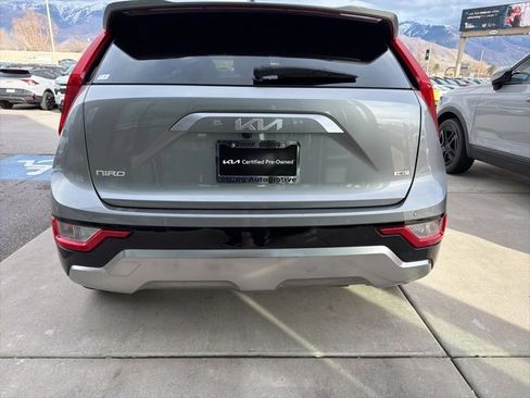 Certified 2024 Kia Niro EX Touring image 6